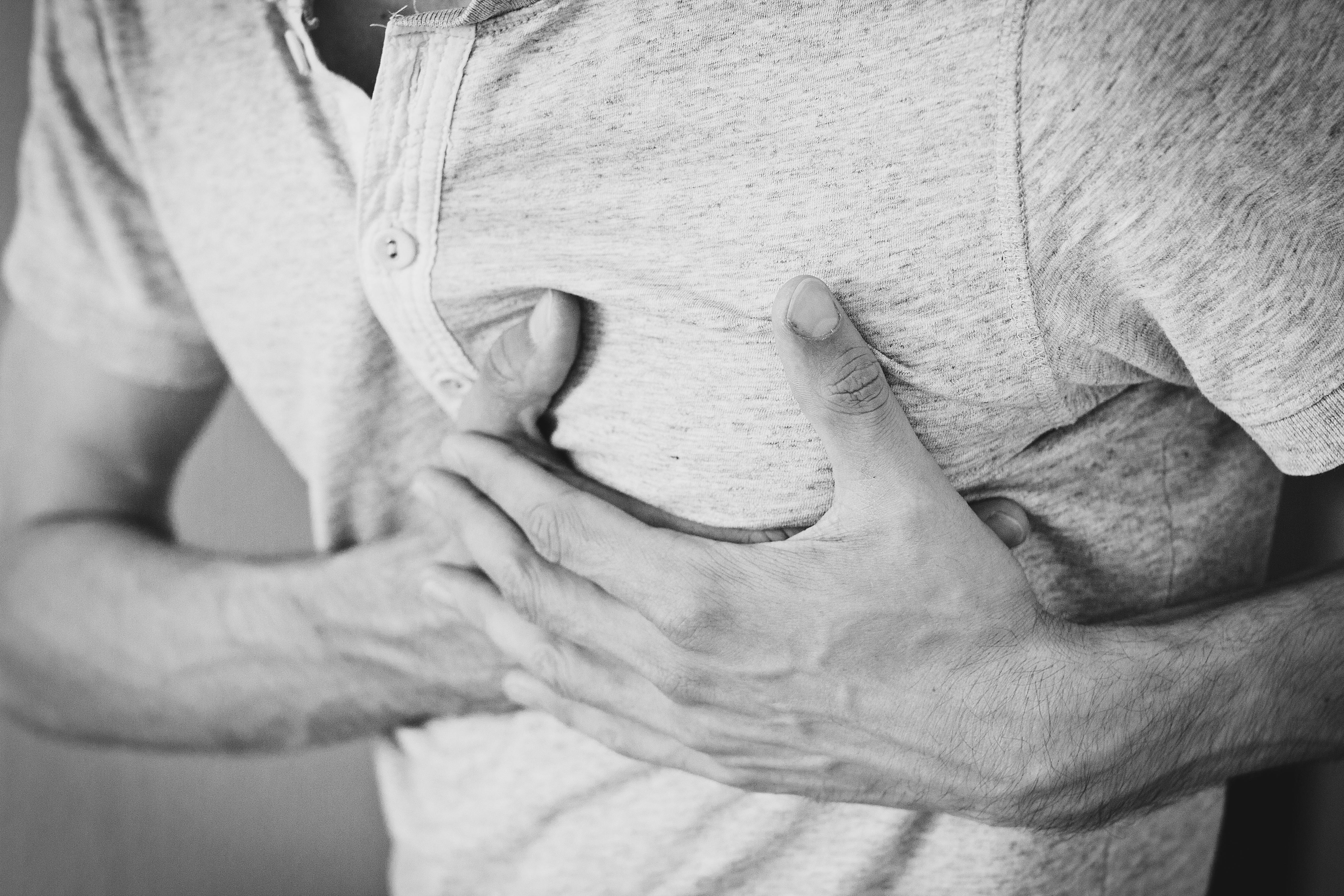 ¿Dolor en el pecho que no es del corazón Descubre qué es el síndrome de Tietze y por qué nadie habla de él