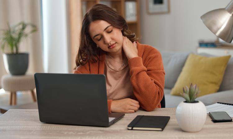 Cómo las Tensiones Emocionales Afectan a tu Postura y Dolor